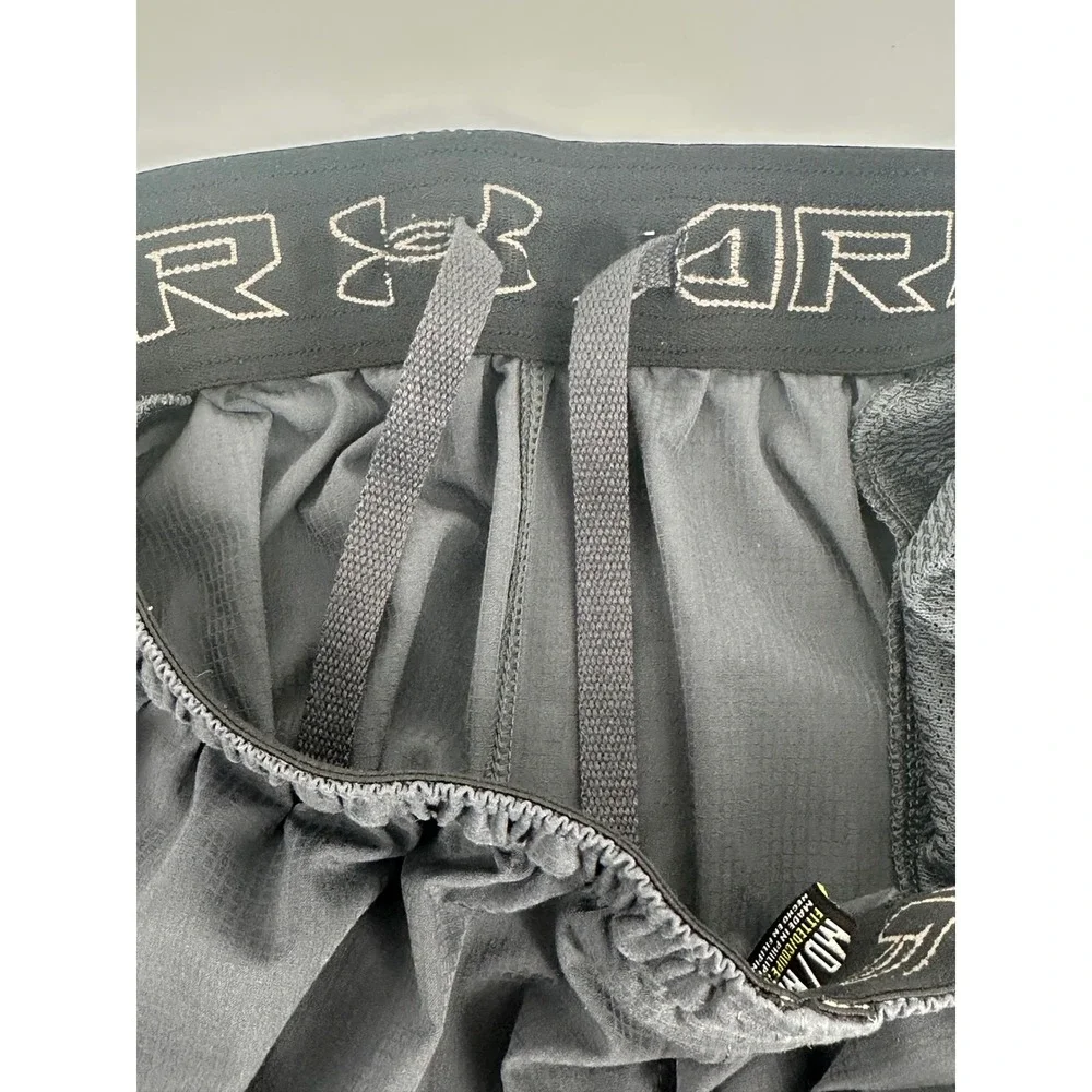 Under Armour Mens Medium Gray Fitted Athletic Training Shorts Grid Texture 8in